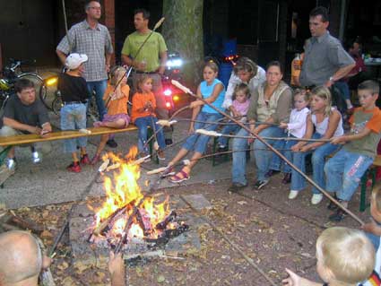 2006 zeltlager lagerfeuerstockbrot